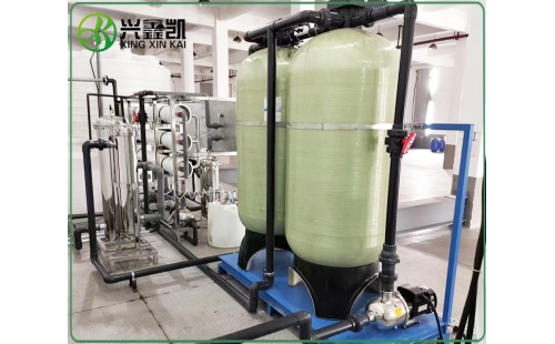 軟水器樹脂的再生頻率對其使用壽命有何影響？-杭州鑫凱